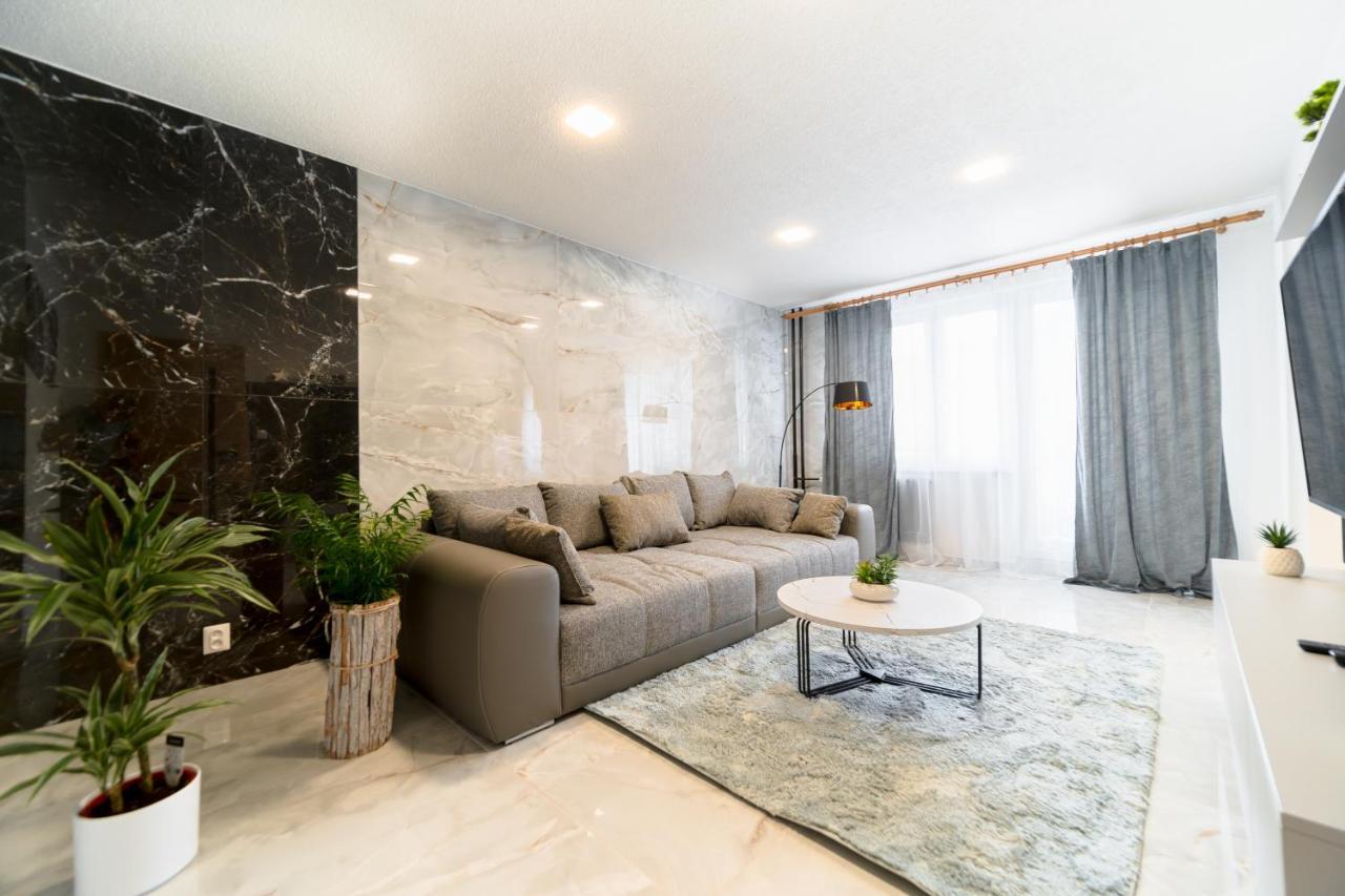 Apartman Discreet Kysucke Nove Mesto 외부 사진